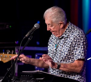 Blues-Legende John Mayall beim Konzert am 23. September 2015 im Leo Theater Ennepetal. Foto: AWi