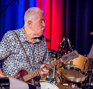 Blues-Legende John Mayall beim Konzert am 23. September 2015 im Leo Theater Ennepetal. Foto: AWi