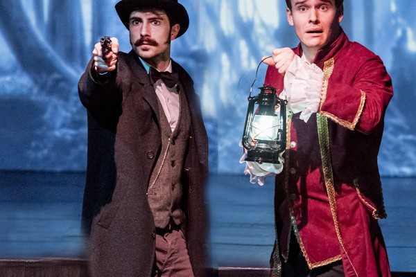 "Sherlock Holmes und der Hund der Baskervilles" feiert am Freitag, 18. März, 20 Uhr, die Premiere im Leo Theater. Im Bild (v.l.) Marc Neumeister (Sherlock Holmes); lars Dickel (Dr. Watson) und Robin Schmale (Henry Baskervilles). Foto: AWi