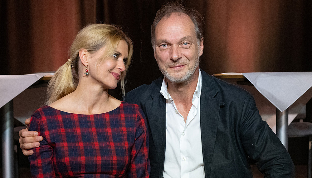 "Diese einsamen Nächte" im LEO Theater mit Christine Sommer und Martin Brambach.